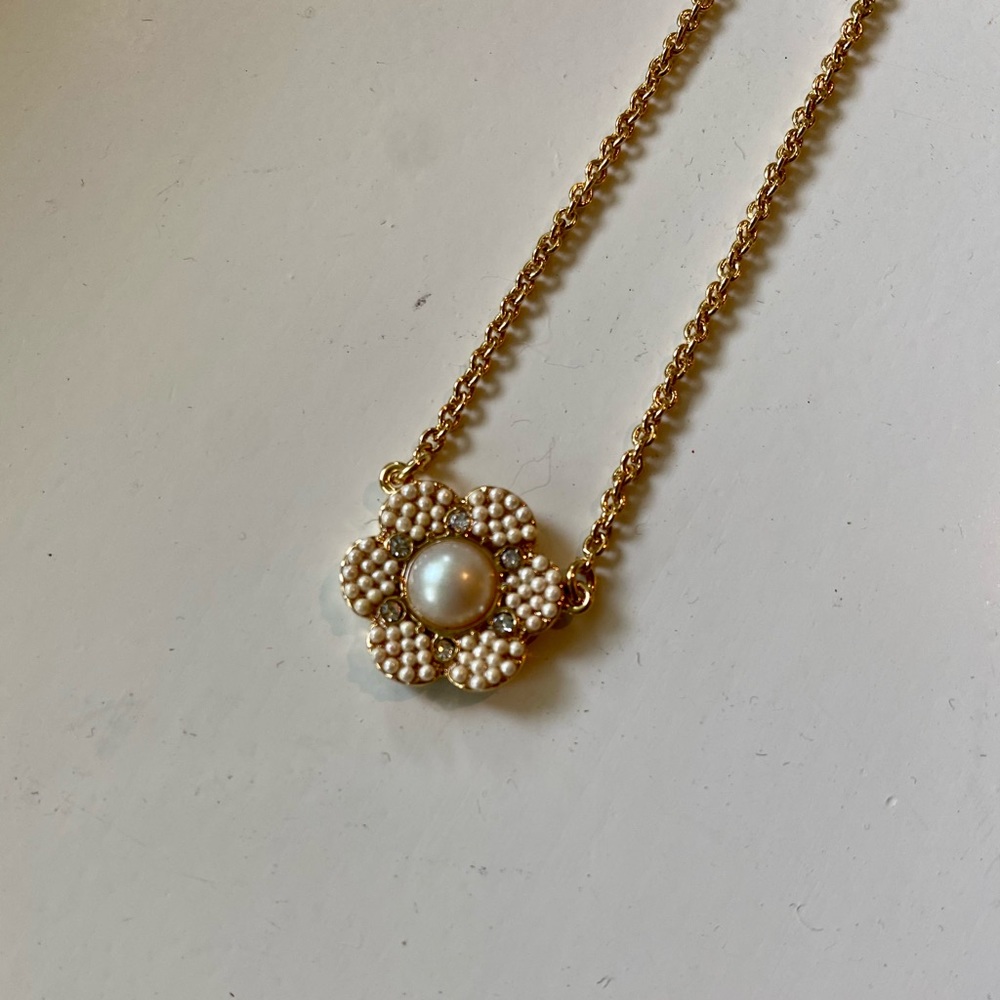 Kate Spade daisy necklace